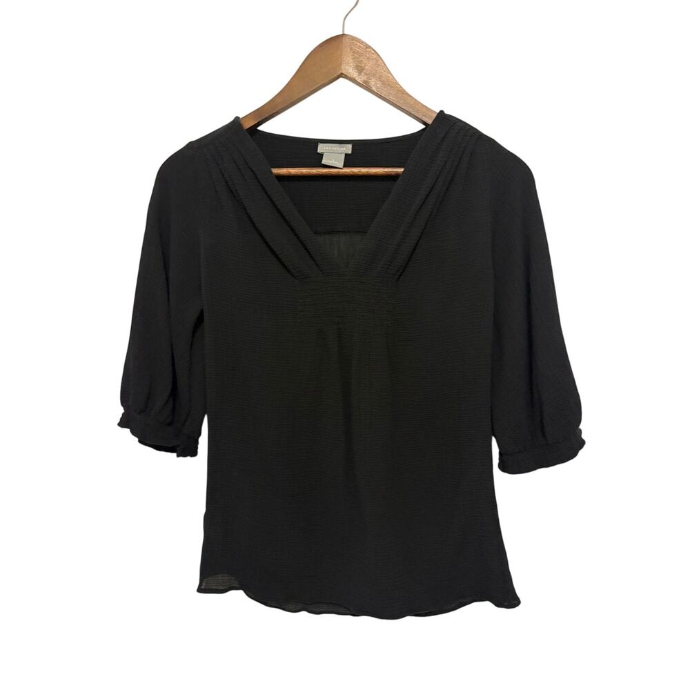 Ann Taylor Black Textured Gauze Blouse V Neck Puff Sleeve Womenโs Small